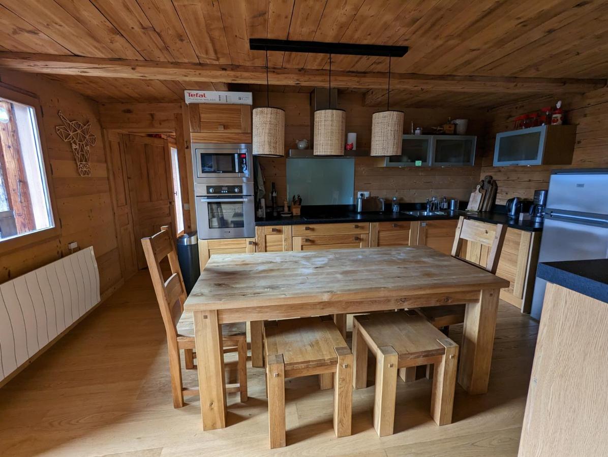Bas De Chalet Au Coeur Des Aravis, Entre Lac Et Montagne Saint-Jean-de-Sixt Esterno foto