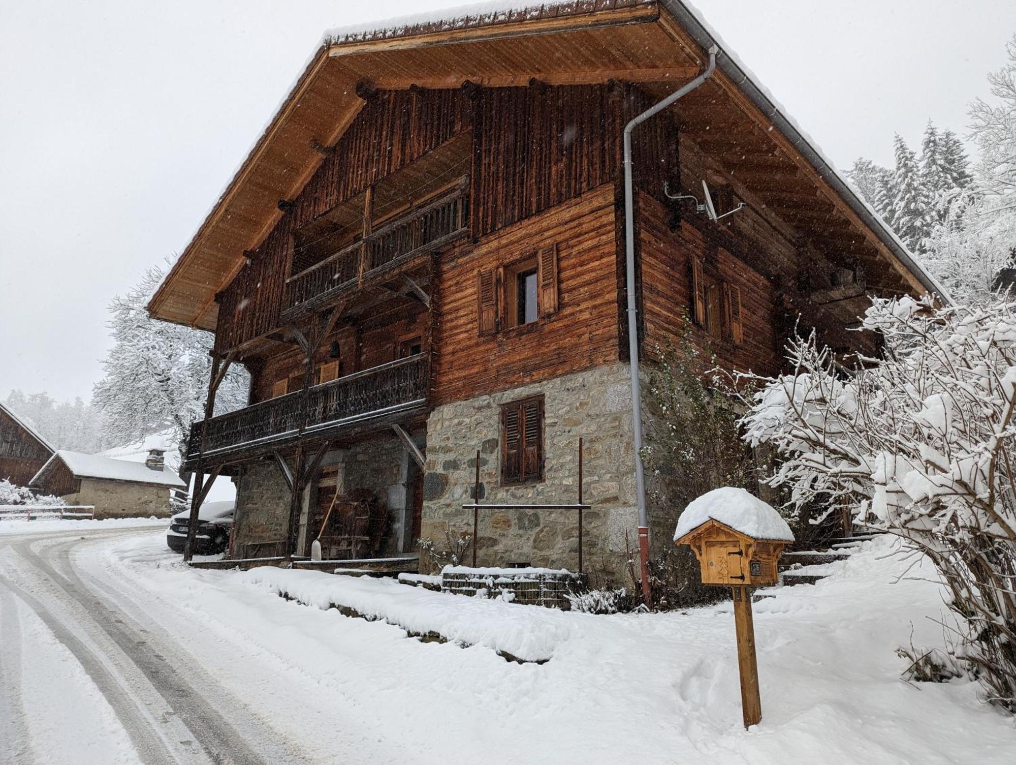 Bas De Chalet Au Coeur Des Aravis, Entre Lac Et Montagne Saint-Jean-de-Sixt Esterno foto